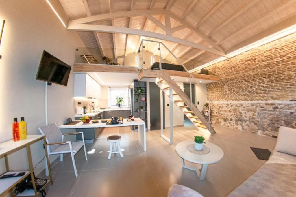 Lola's Sweet - Corfu Town Apartment *