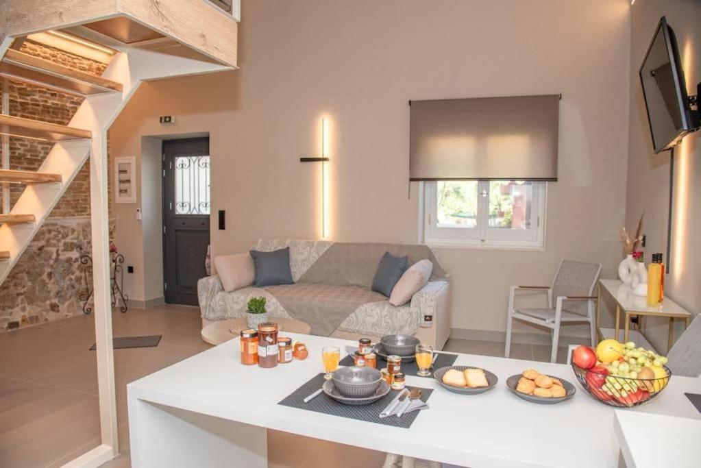Lola's Sweet - Corfu Town Apartment *