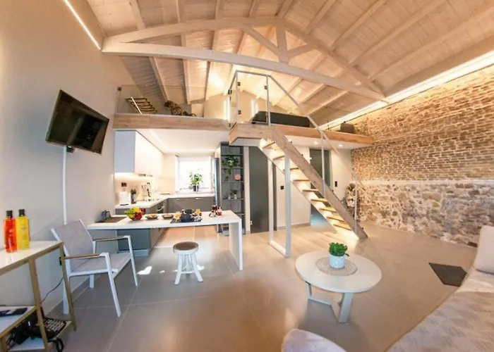 Lola\'S Sweet Home - Corfu Town
