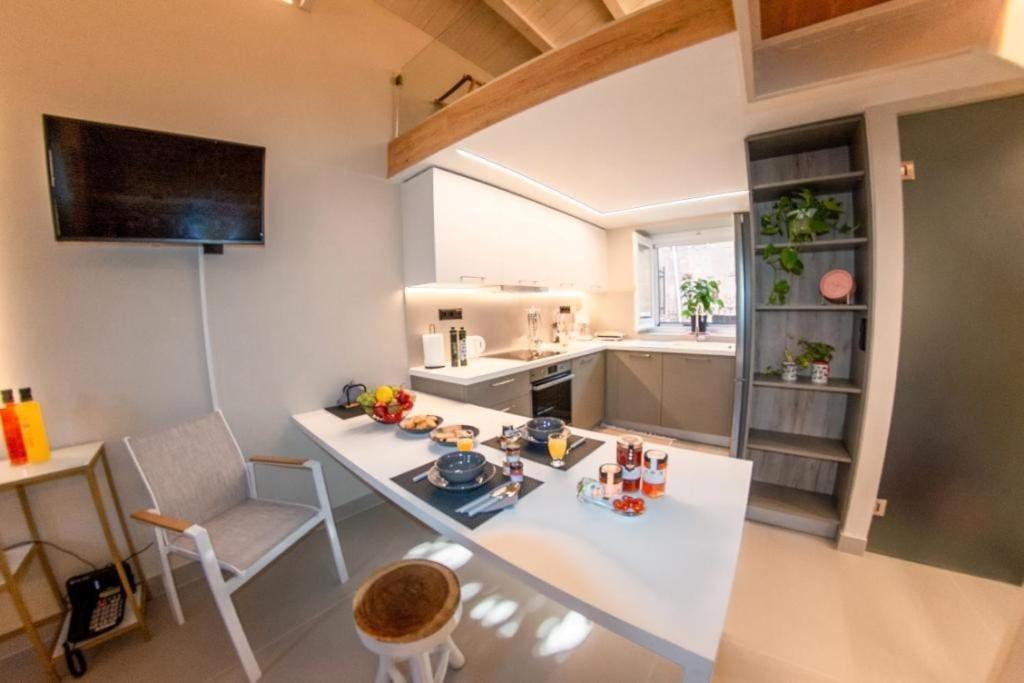 Lola's Sweet - Corfu Town Apartment *